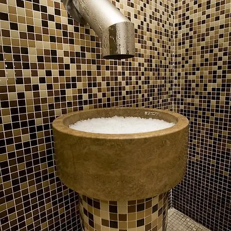 Monarque Cendrillon Hotel 3*