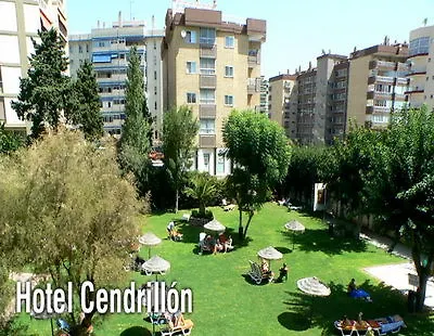 호텔 Monarque Cendrillon 푸엔히롤라