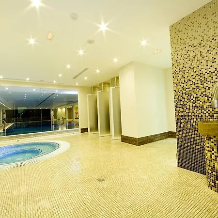 Hotel Monarque Cendrillón