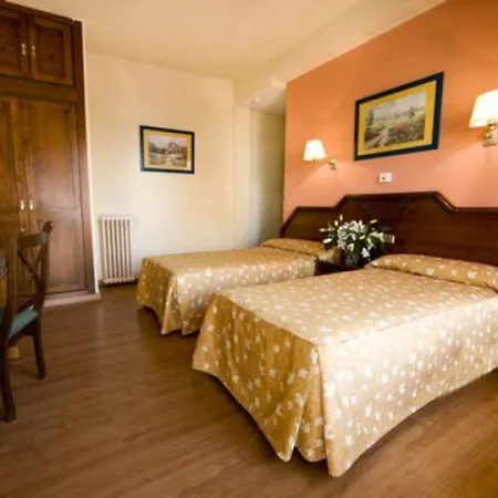 Monarque Cendrillon Hotell